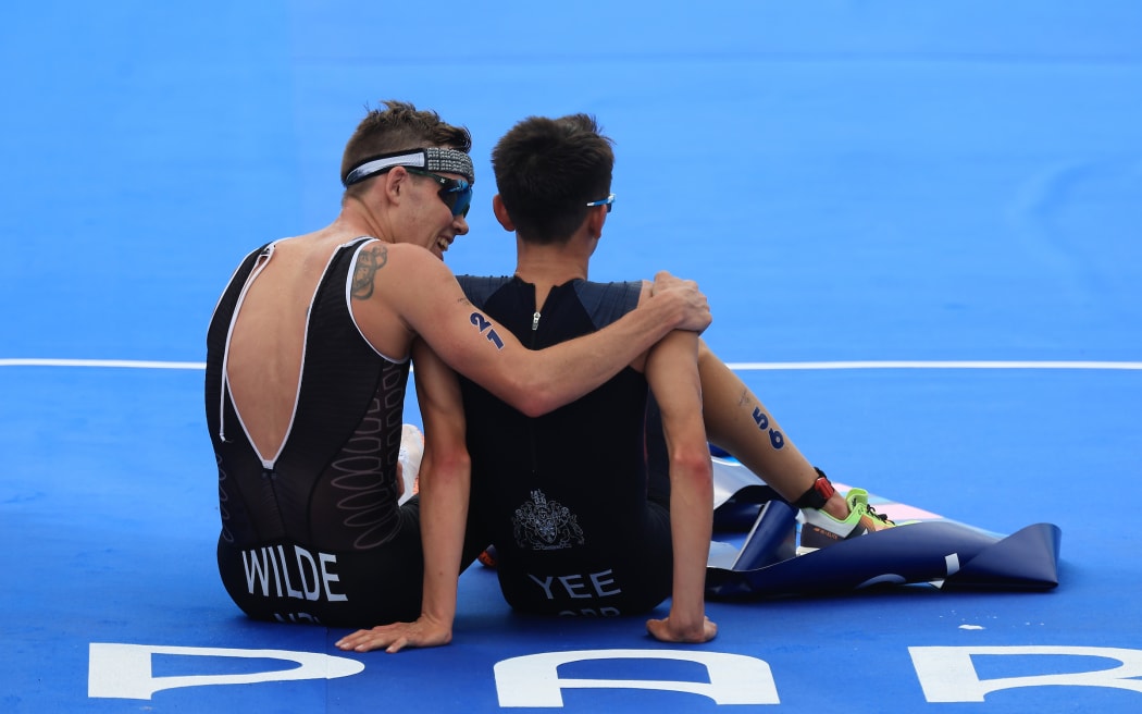 Hayden Wilde from New Zealand finishes with silver in the men’s triathlon, Paris Olympics at Alexandre III, Paris, France on Thursday 31 July 2024. 
Photo credit: Iain McGregor / www.photosport.nz