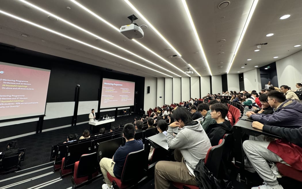 The Chinese Postgraduate Society is running a mentoring program to help Chinese international students become job-ready.