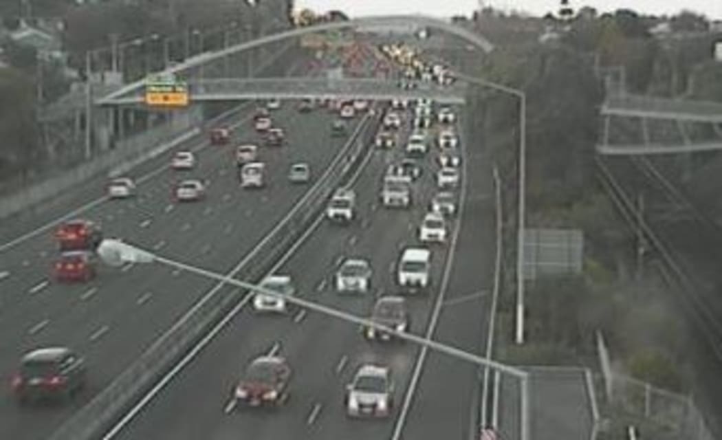Traffic is starting to build on Auckland's Southern Motorway as students return to school and workers return to offices.