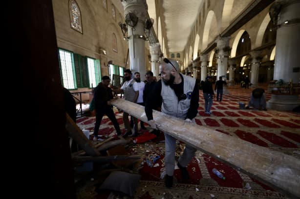 Over 150 Palestinians injured after Israeli police raid Al-Aqsa mosque ...
