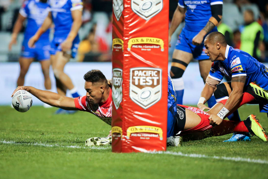 Junior Tatola scores under the posts during the 2018 Pacific Test Invitational against Toa Samoa.