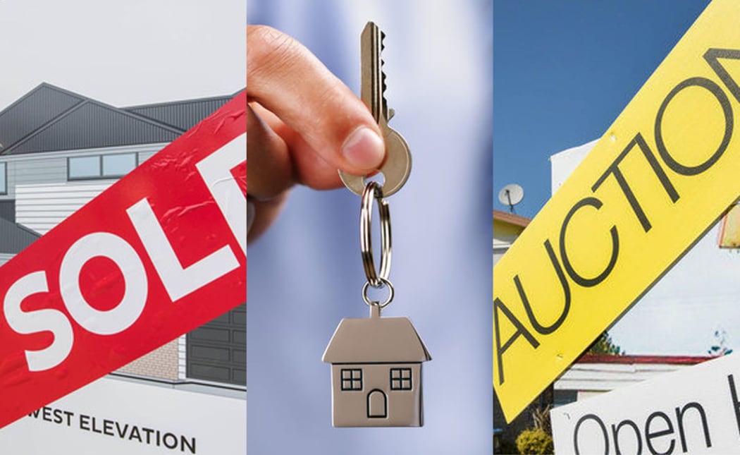 House sold sign, house auction sign, key.