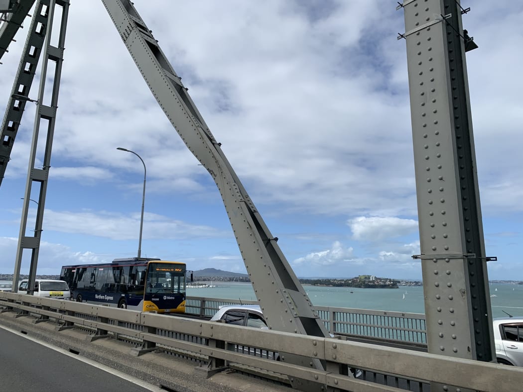 Damage on Auckland Harbour Bridge, 9 September