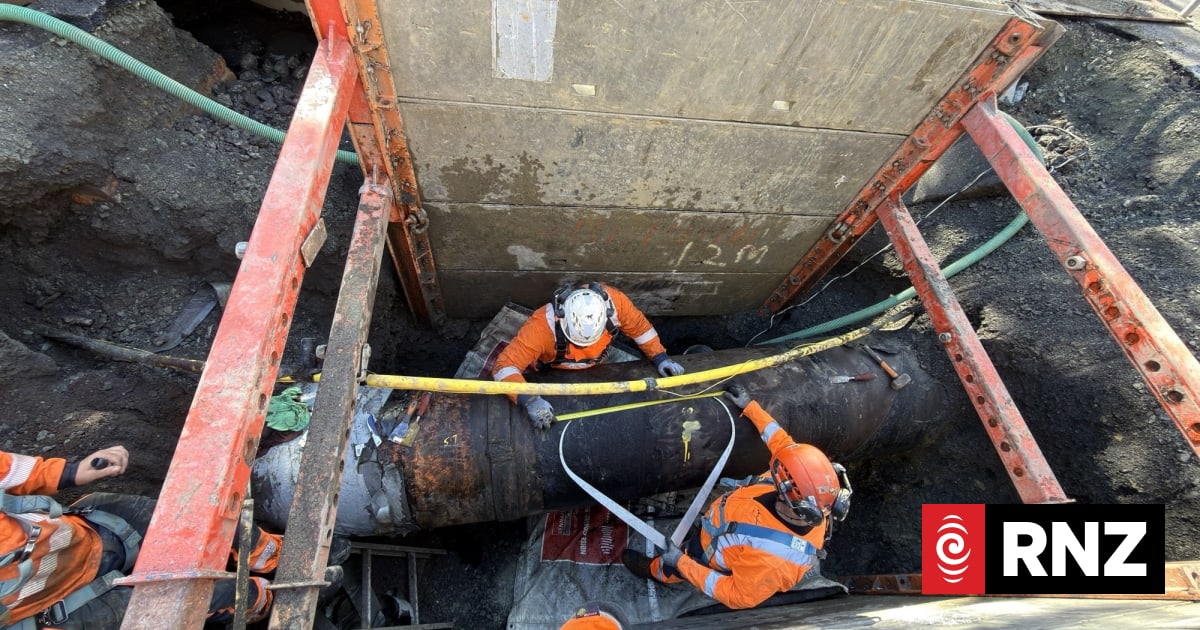 Complex Auckland sinkhole could take up to two months to fix