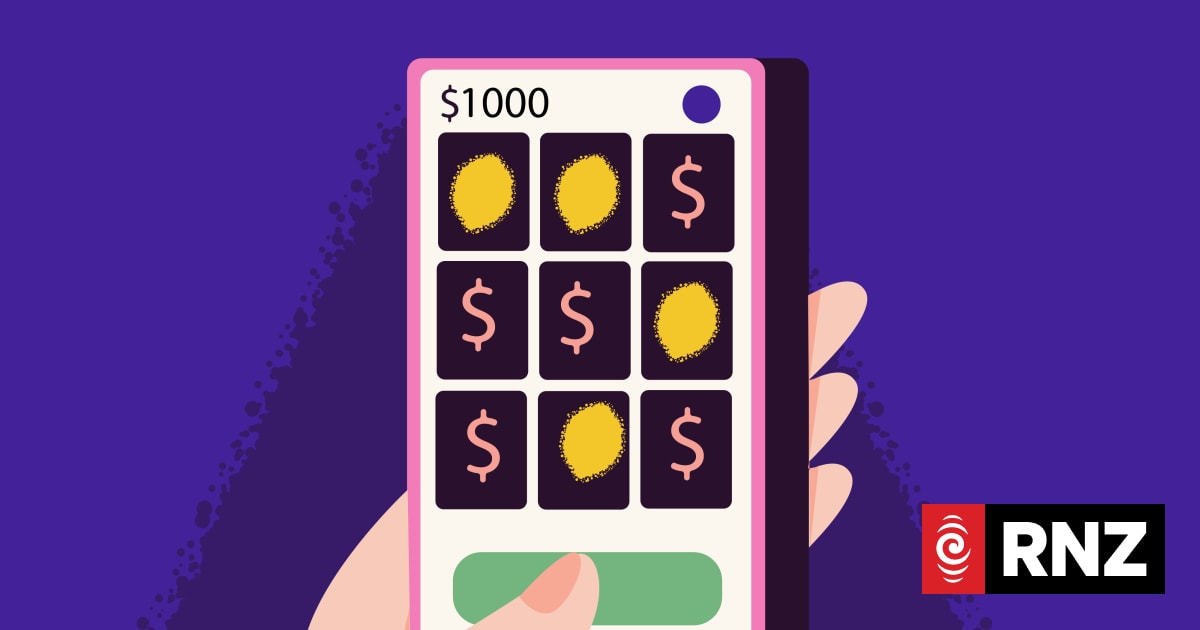 A costly spiral: online gambling and university students