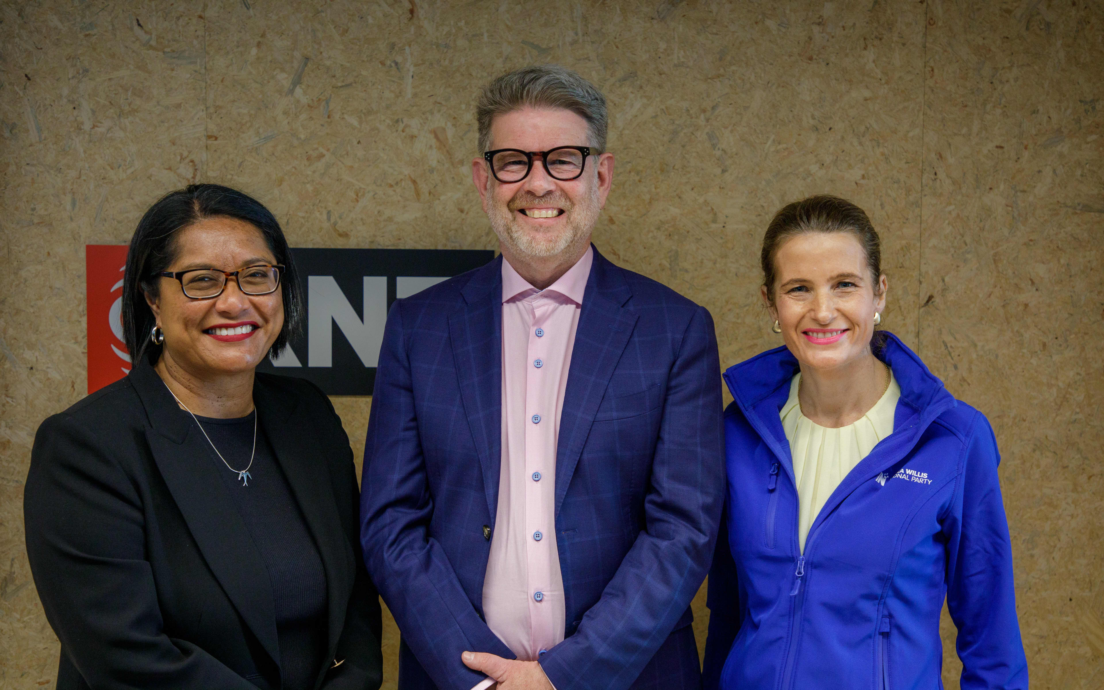 Labour's Barbara Edmonds (L) and National's Nicola Willis (R) with RNZ's John Cambell after the economic debate on Morning Report. Credit: RNZ