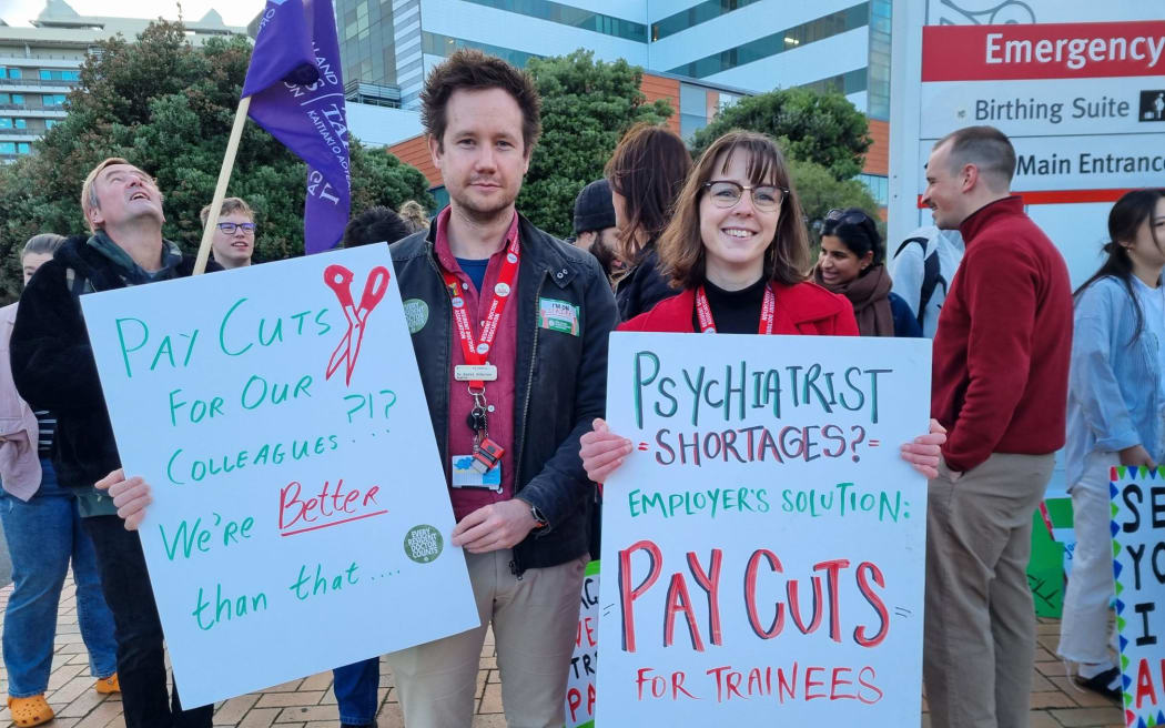 Junior doctors on picket line in Wellington