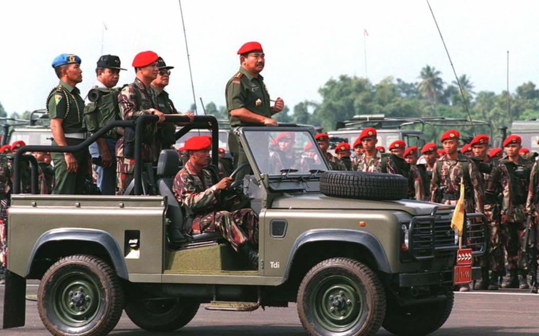 Major-General Prabowo Subinato (third from left), head of 'Kopassus' elite special forces at an inspection with Indonesian armed forces commander General Feisal Tanjung (center), pictured in Bandung, April 12, 1997. [Reuters]