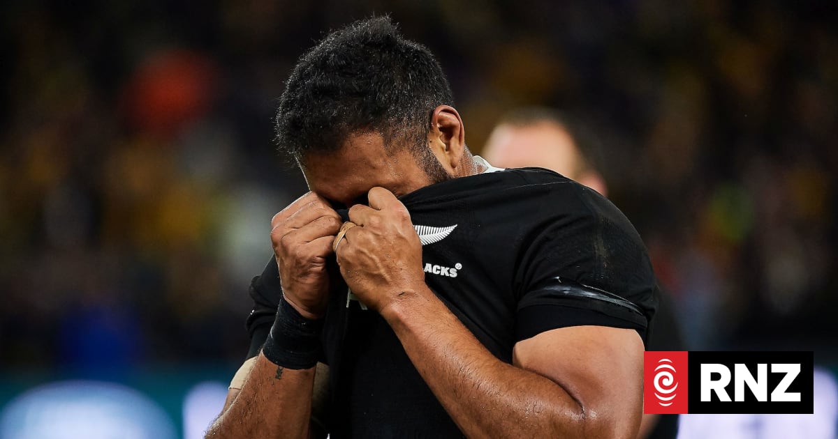 Nowhere to hide: A record thrashing in the world’s best stadium | RNZ
