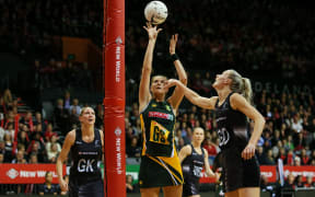 Potgieter shooting for the Spar Proteas against the Silver Ferns