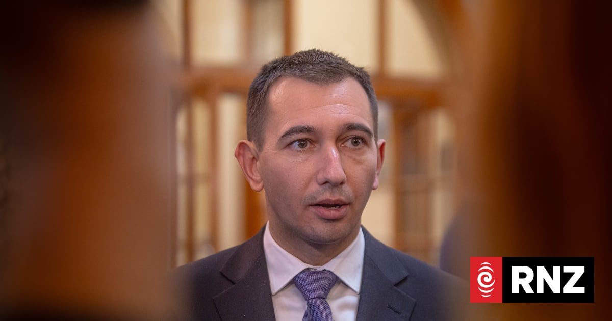 No 'silver bullet' for cutting high power bills - Energy Minister