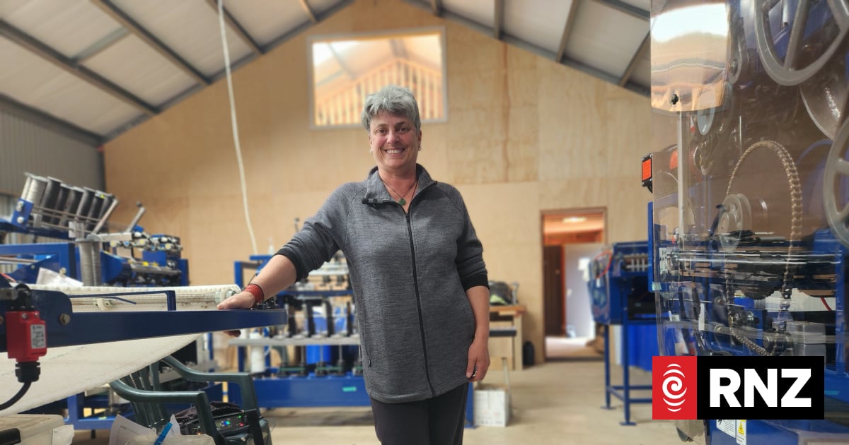 rnz.co.nz - RNZ | Te Reo Irirangi o Aotearoa - Country Life: Wool to yarn without leaving the farm