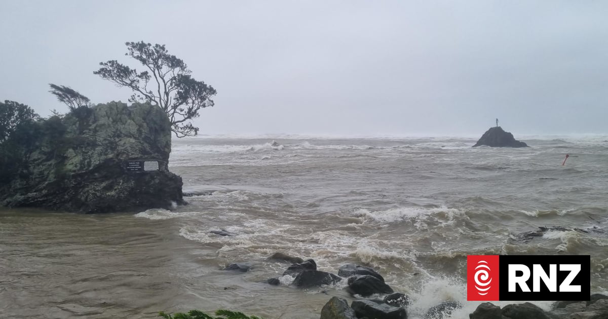 Live weather: Cyclone Vaianu brings damaging winds, heavy rain to North ...