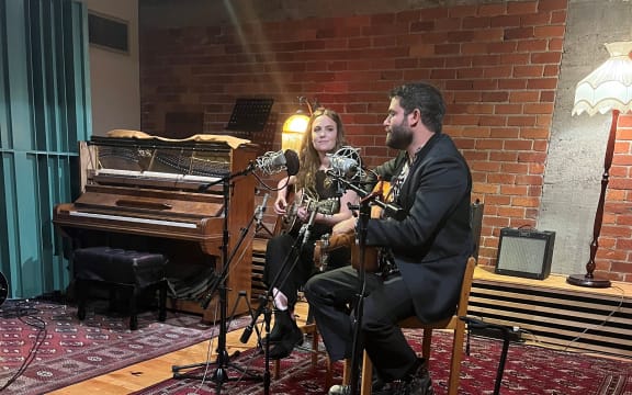 Angus and Julia Stone