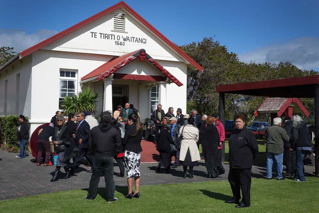 Crowds at Waitangi marae await the arrival of the Waitangi Tribunal.