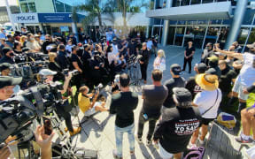 Supporters of Brian Tamaki outside Auckland Central Police Station, 23 November 202
