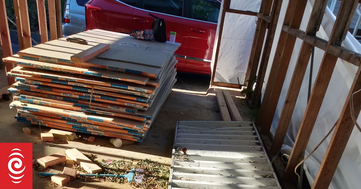 Woman seeks $30k refund from builder as garage sits unfinished - Vimarsana News