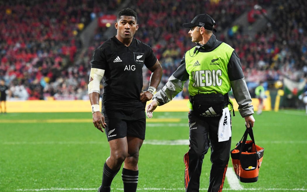 Waisake Naholo leaves the field
