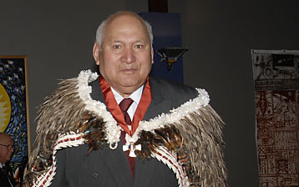 Anaru Rangiheuea received the Insignia of a Companion of the NZ Order of Merit on 23 September 2008.