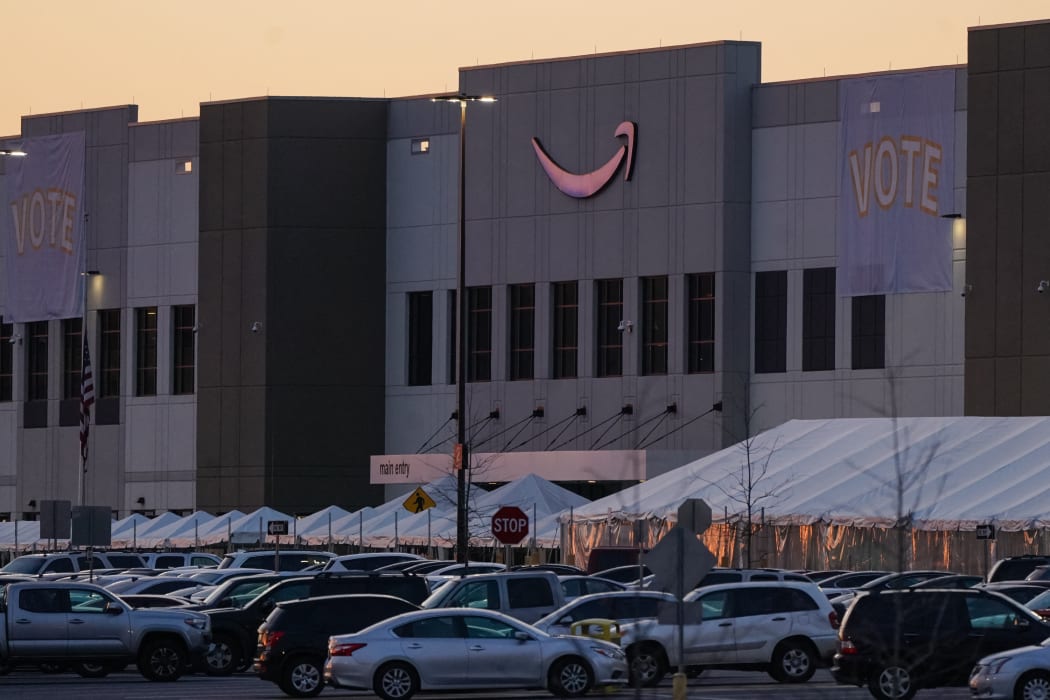 An Amazon fulfillment warehouse at the center of a unionization drive in Alabama