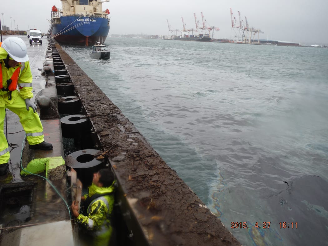 An oil slick at Tauranga Harbour on 27 April 2015.