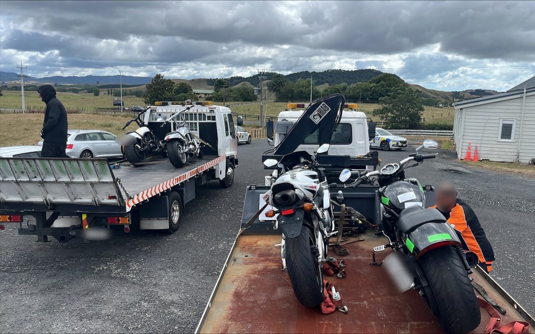 Police have seized motorbikes from gang members travelling to a tangi in Paeroa.