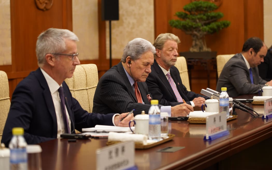 Winston Peters, Wang Yi in Beijing