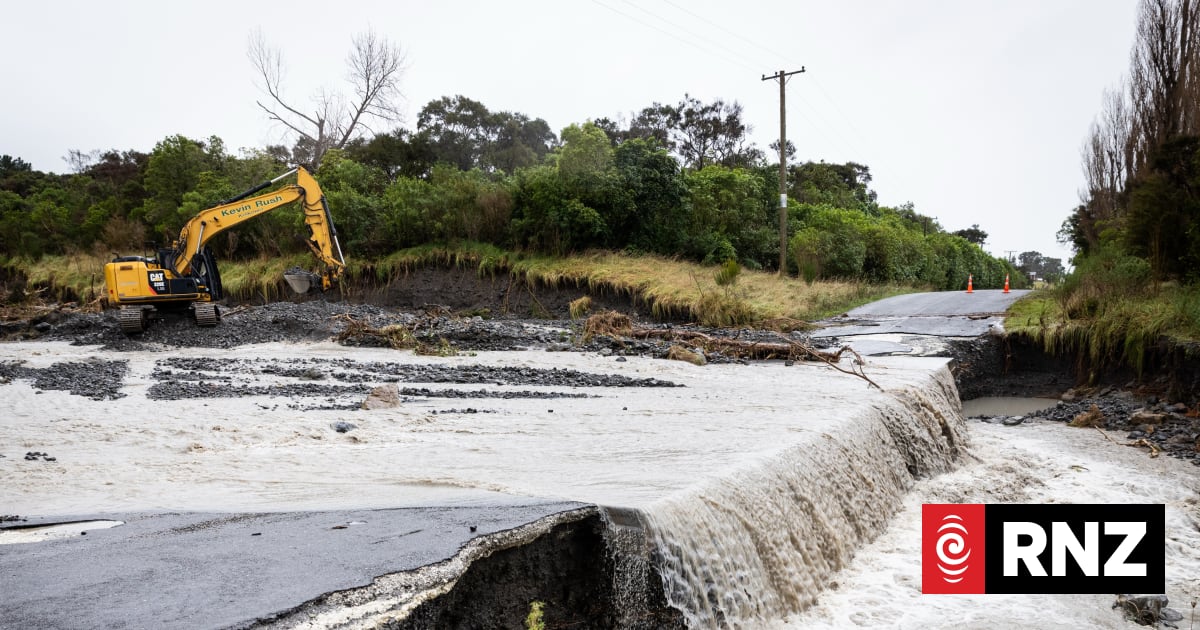 Weather live: Bridges close, rivers rise as heavy rain moves from Kaikōura to Wairarapa