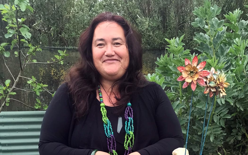 Author Shelley Burne-Field (Sāmoa, Ngati Mutunga, Ngati Rārua, Pākehā)