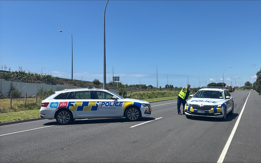 A police cordon at the corner of Sandhurst St and Truman lane, Mangatawa.