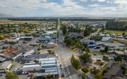 Methven is a popular tourist destination with Mt Hutt Ski Area and the Ōpuke Thermal Pools.
