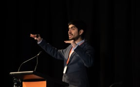 Felipe Kuncar presenting his work at last year’s QuakeCoRE Annual Meeting.
