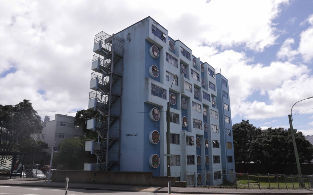 Police at Pukehinau Flats on Brooklyn Rd following gunfire.