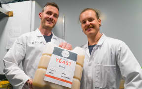 Yeast experts Simon Cooke and Ryan Carville from Froth Technologies.