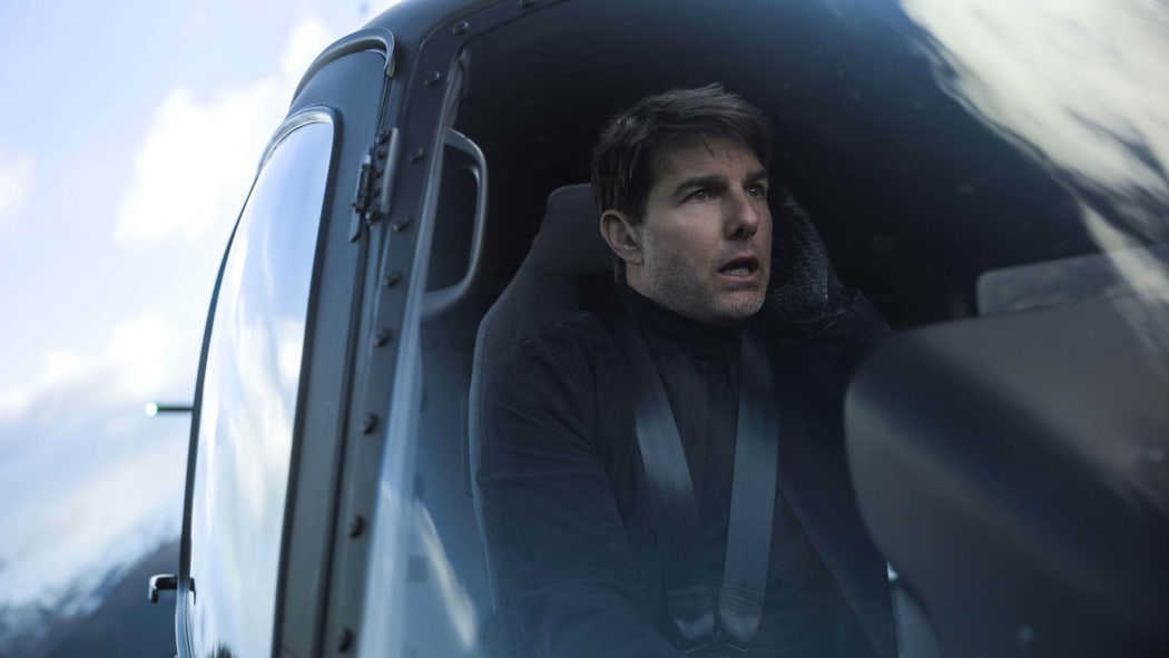 Tom Cruise acting and flying simultaneously in Mission: Impossible - Fallout.