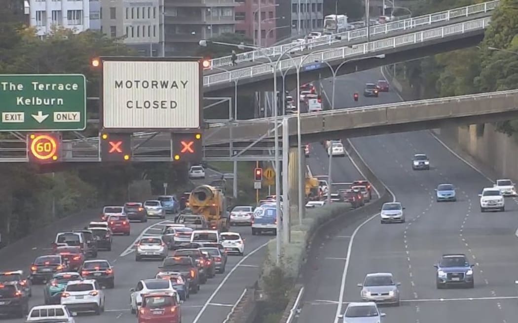 Protesters block lane of SH1 at Wellington's Terrace Tunnel | RNZ News