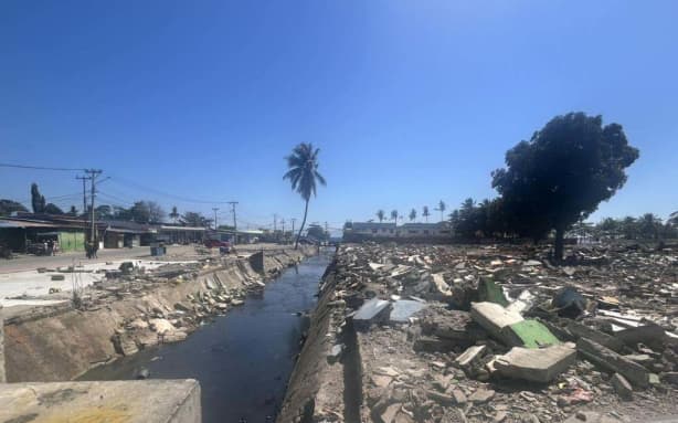 Dili: Homes and kiosks cleared ready for construction.