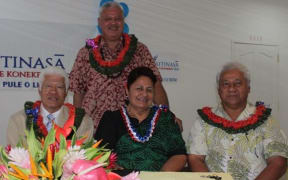 Vaitinasa Dr. Salu Hunkin-Finau with supporters.