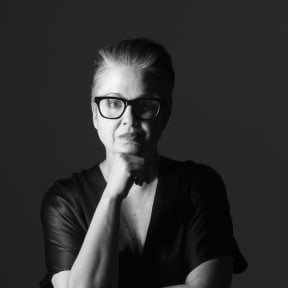 Head and shoulders photo of composer Victoria Kelly