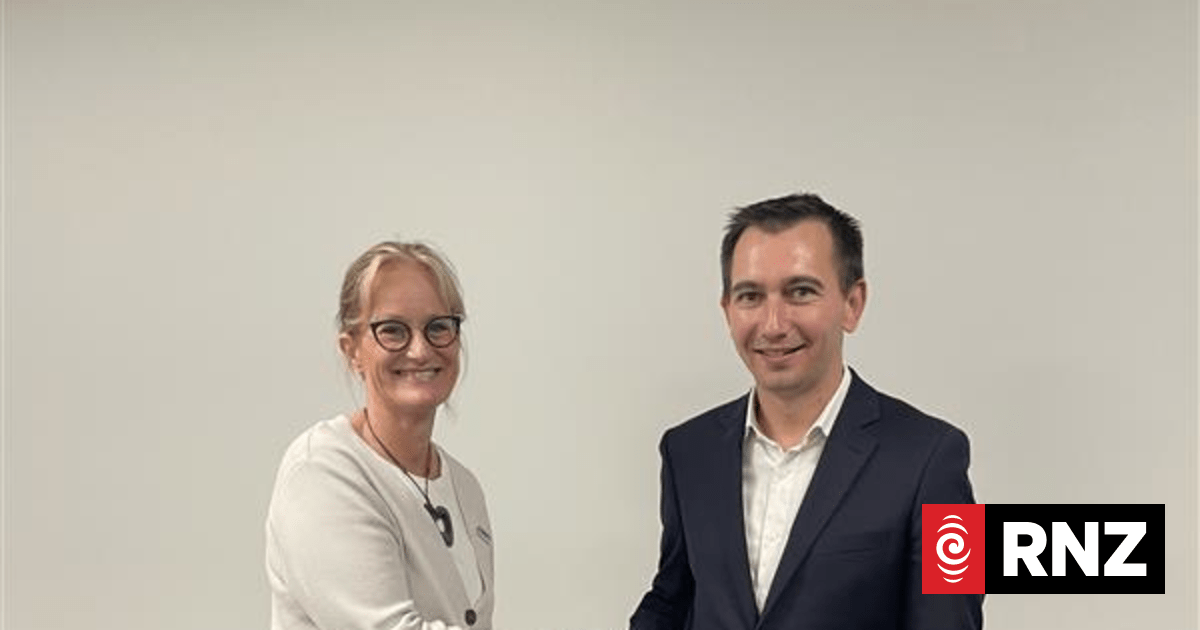 Health Minister to meet with blood cancer specialists