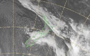 MetService says strong and unstable cold southerlies have brought heavy rainfall.