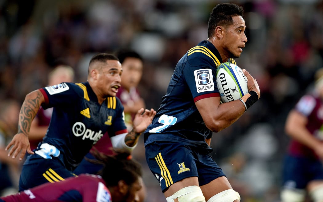 Shannon Frizell of the Highlanders in action during the Super Rugby match between the Highlanders and the Reds.