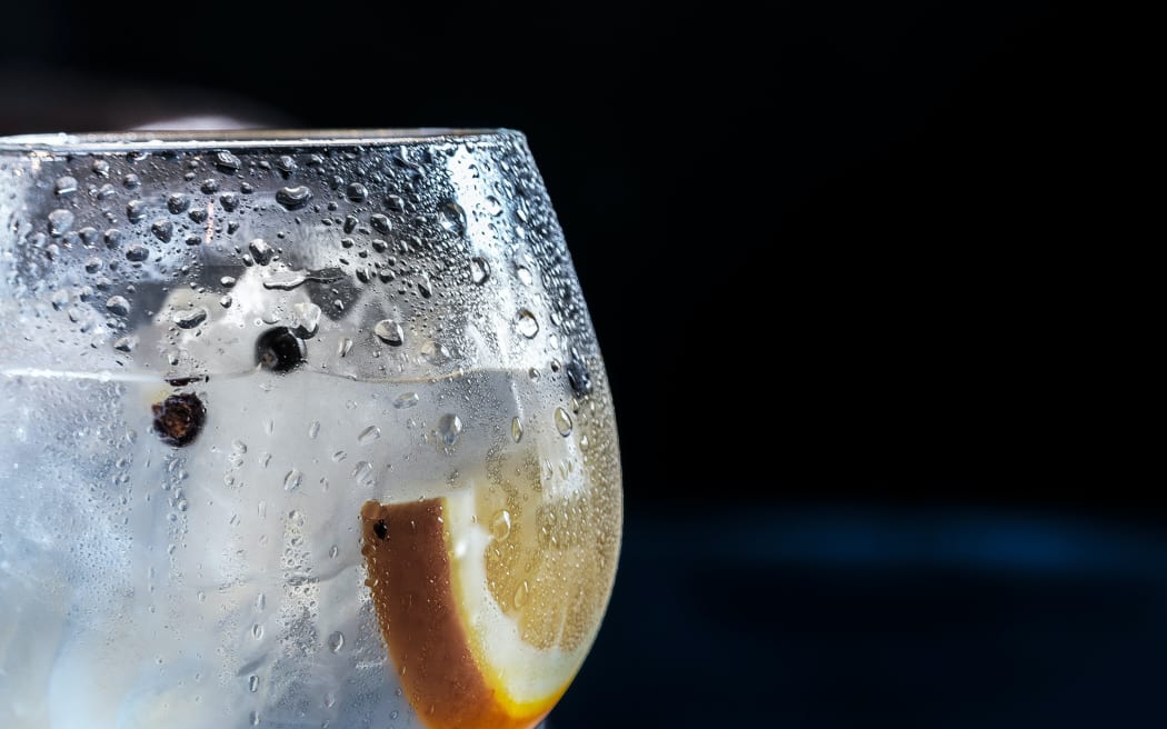 gin and tonic
