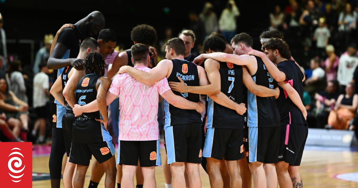 Breakers slump continues with big loss in Adelaide