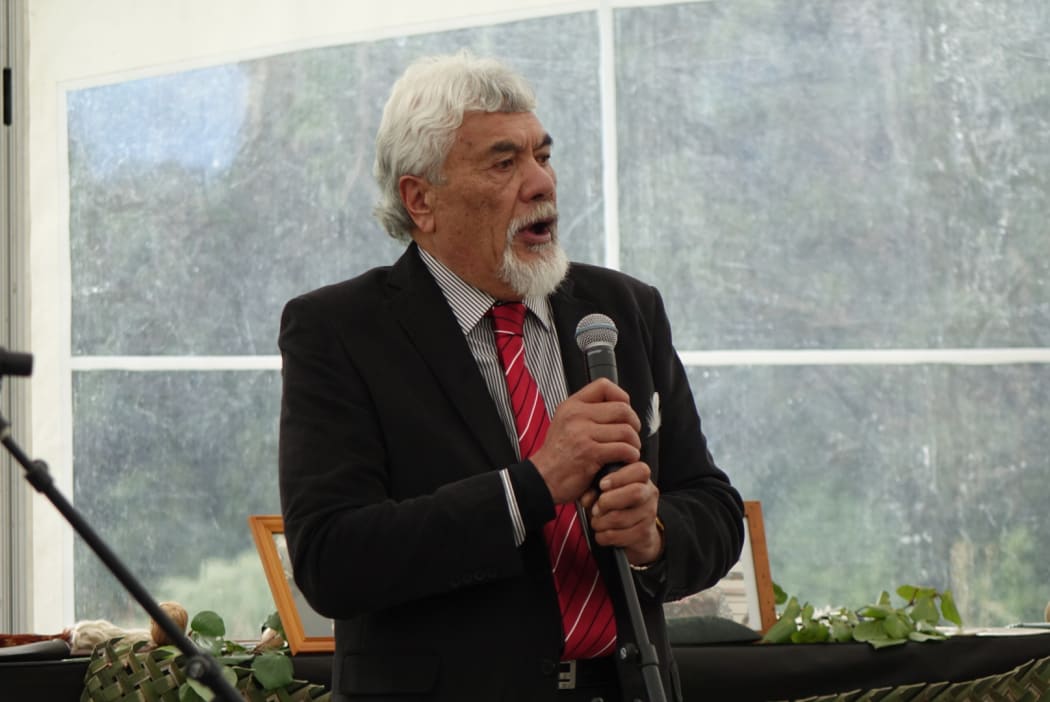 Taranaki kaumatua and Treaty negotiator Mahara Okeroa speaks at the signing ceremony.