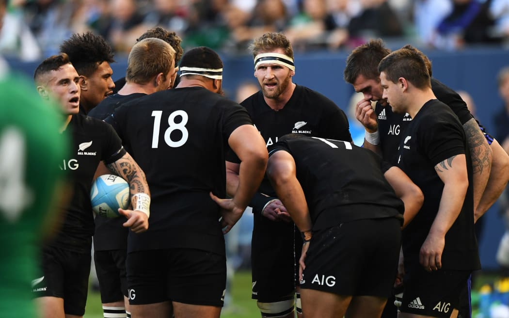 All Blacks captain Kieran Read talks to the troops 2016.