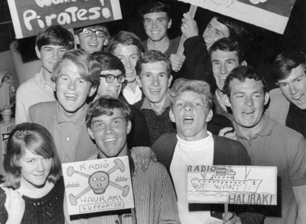 Radio Hauraki supporters, 1966