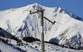 Snow damage to lines near Lake Coleridge which is still without power.