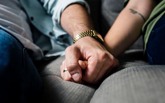 hands holding