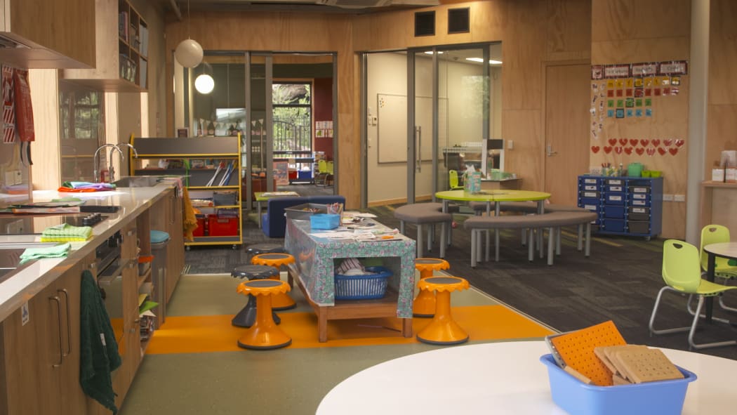 Reopening of Recliffs School in Christchurch, PM and Dave Dobbyn visit